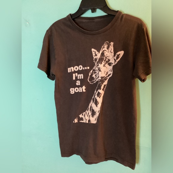 Tops - Moo…I’m a Goat Giraffe T-Shirt Good Condition Size Tag Missing